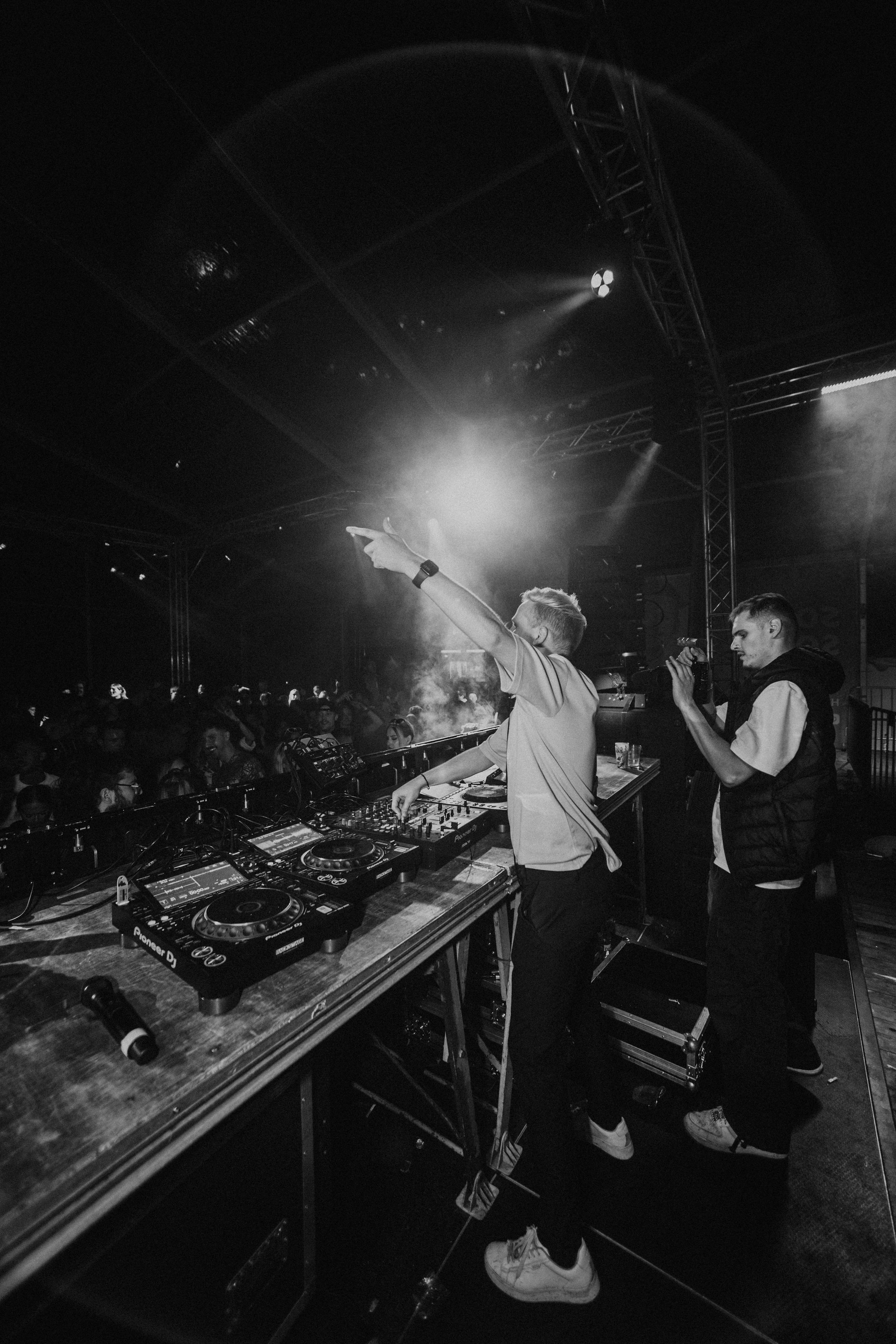 OWLY DJ Performance 1